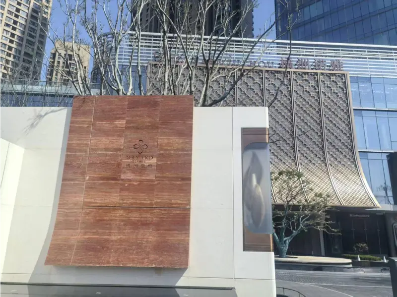 Blueway apoia a experiência de natação em alta altitude no Changsha Poly Juizhou Noya Hotel